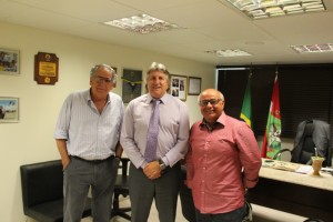 Deputado Leonel Pavan e dirigentes do Conselho Regional dos Representantes Comerciais de SC (CORE)